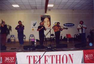 Le groupe de musique bretonne KRAMPOUZ