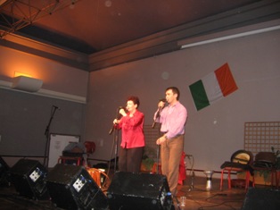 Le couple de chanteurs Louise Ebrel et Yfig Flatrès