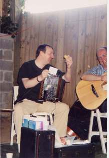 Stéphane l'accordéoniste et son cadeau