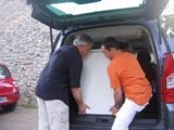 On remet le frigo dans la voiture